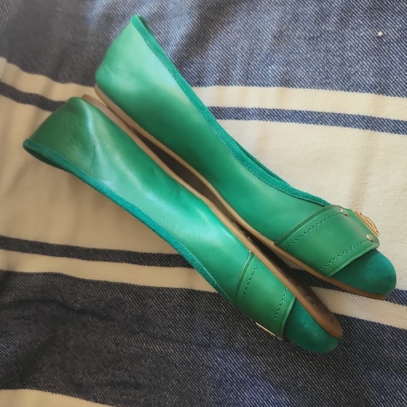 A2175 Daphnee Coach Shoes - Picture 3 of 9